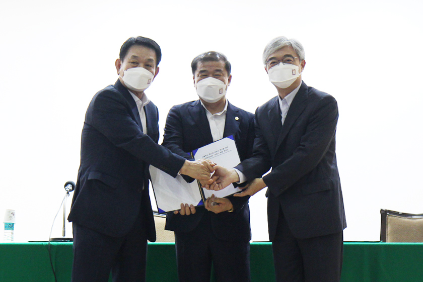 서울택시 혁신과 서비스 개선을 위한 티머니onda 서비스 제휴 계약식 기념사진