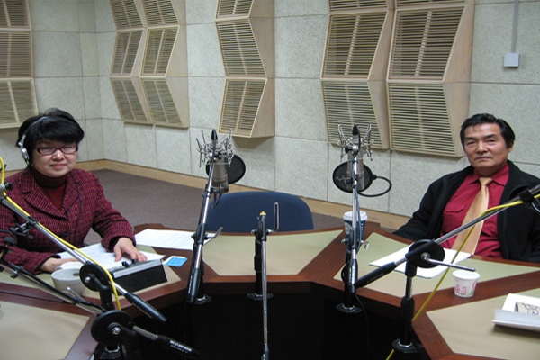 KBS 1라디오에서 방송되는 유애리의 '집중인터뷰에서 신형식 인터내셔널 택시운전기사의 인터뷰 사진