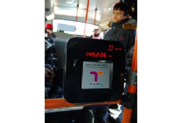 Tmoney 버스 단말기 사진